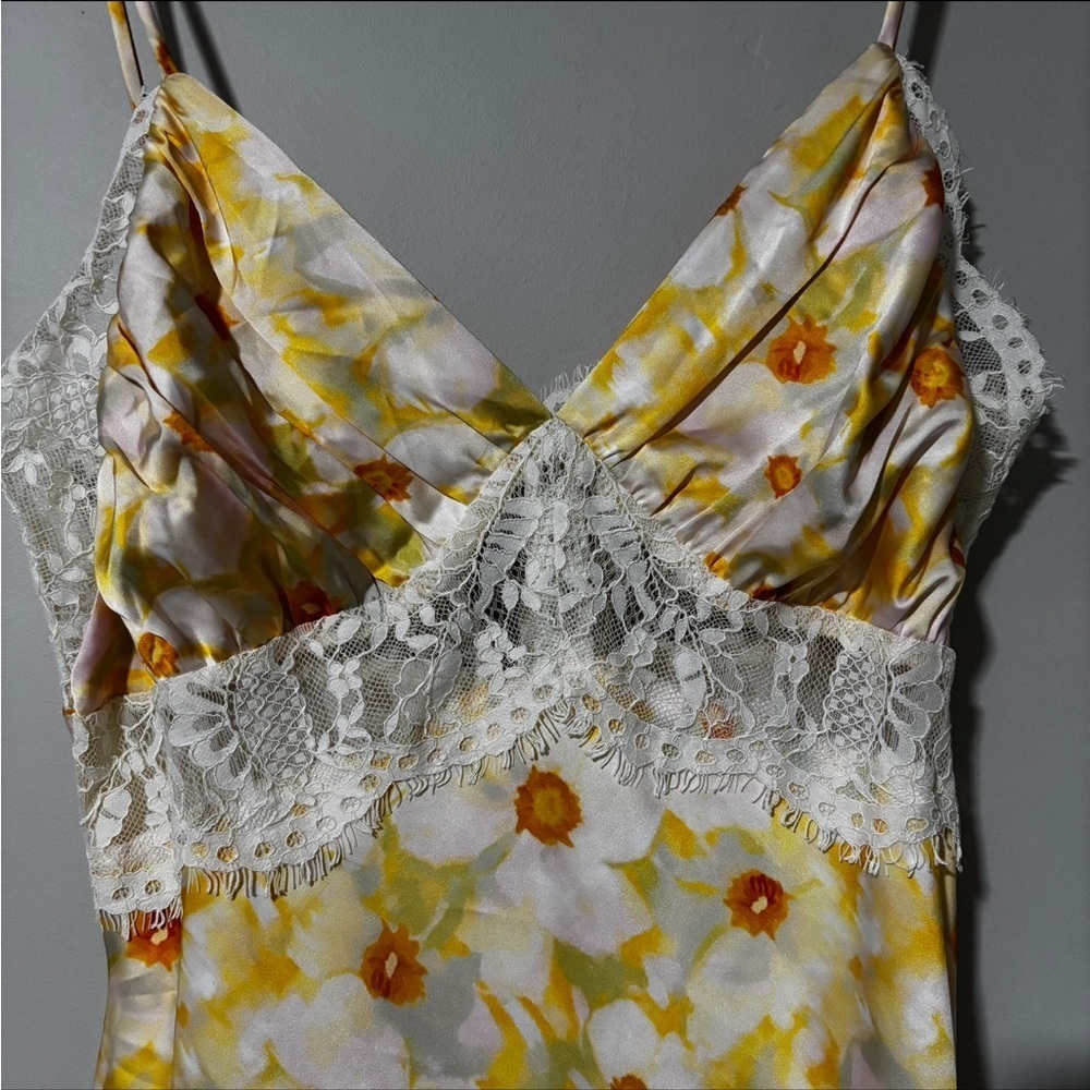 ASTR The Label Ivanna Floral Lace Maxi Dress Size L - Picture 4 of 7